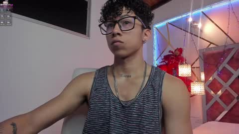 akazaboy online show from December 31, 3:55 am