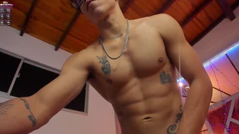 akazaboy online show from December 31, 10:04 am