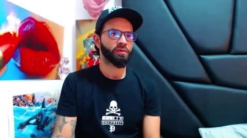 akiles online show from March 24, 11:54 pm