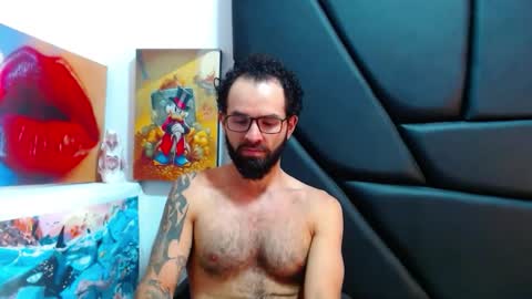 akiles online show from April 22, 11:28 pm