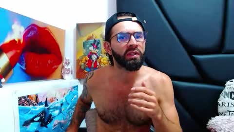 Snapshot of akiles_r chatting on May 25, 11:22 pm akiles online show from May 25, 11:22 pm