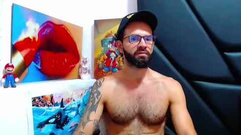 Snapshot of akiles_r chatting on May 26, 11:45 pm akiles online show from May 26, 11:45 pm