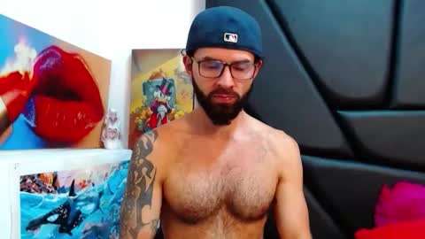 Snapshot of akiles_r chatting on June 3, 11:32 pm akiles online show from June 3, 11:32 pm