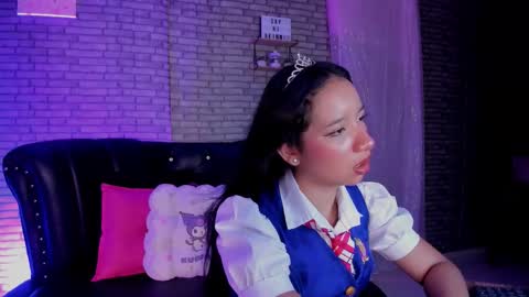 Snapshot of akimmidoll chatting on October 7, 7:44 pm Akimmidoll GMT-5 0630 -1330 online show from October 7, 7:44 pm