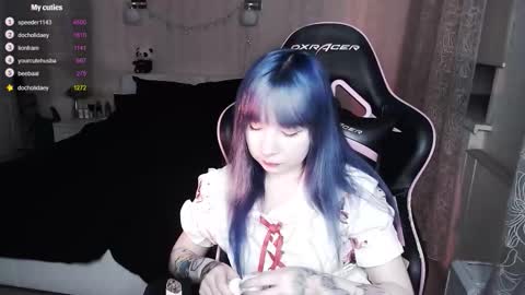 akirahartyx online show from October 17, 3:47 pm