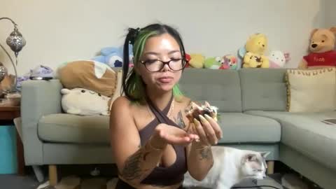 Akira Zay online show from February 6, 3:33 am