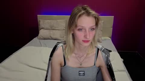 Snapshot of akiro_kim chatting on February 4, 2:50 am akiro_kim online show from February 4, 2:50 am