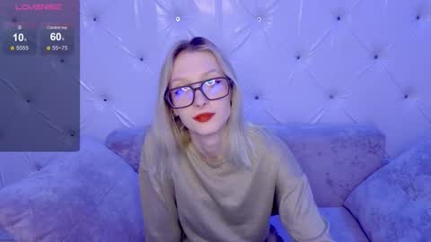 Snapshot of akiro_kim chatting on February 16, 2:07 am akiro_kim online show from February 16, 2:07 am