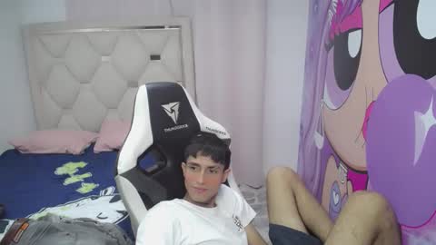 Akyra latin online show from January 19, 3:27 pm