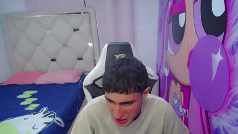 Akyra latin online show from February 12, 12:33 pm