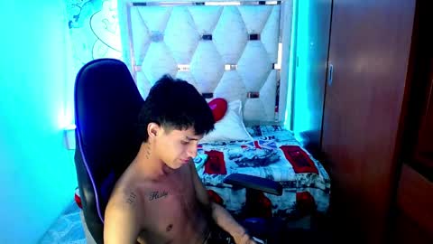 Akyra latin online show from March 31, 12:01 am