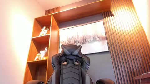 Alahia Rodriguez online show from December 14, 6:45 pm