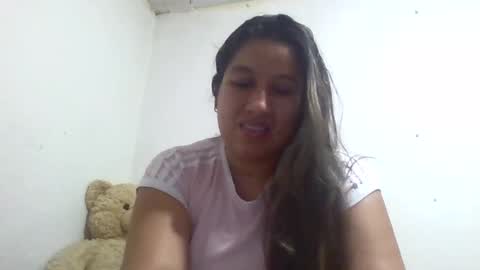 Snapshot of alahia_fox chatting on March 11, 9:26 pm alahia online show from March 11, 9:26 pm