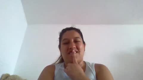 Snapshot of alahia_fox chatting on November 5, 7:58 pm alahia online show from November 5, 7:58 pm