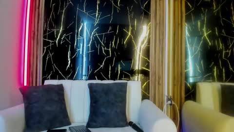 Snapshot of alahia_lee23_aws chatting on November 19, 2:06 pm alahia_lee23_aws online show from November 19, 2:06 pm