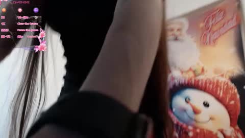 Snapshot of alahia_sky chatting on December 15, 11:36 am online show from December 15, 11:36 am