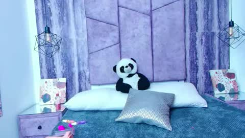 Snapshot of alahiaevansz chatting on February 15, 3:03 am AlahiaEvansz online show from February 15, 3:03 am