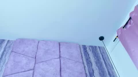 Snapshot of alahiaevansz chatting on February 20, 7:32 am AlahiaEvansz online show from February 20, 7:32 am