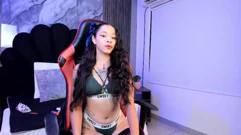 alahyapalmer_ online show from September 16, 4:57 am