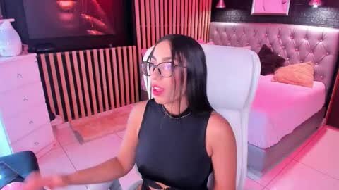 Snapshot of alaia_alegria chatting on November 16, 10:04 pm Alaia Alegria online show from November 16, 10:04 pm