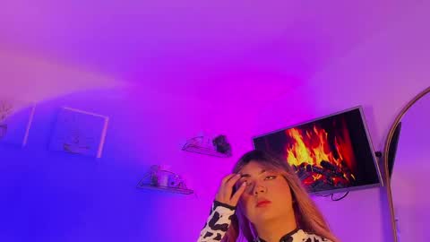   online show from April 24, 10:39 am