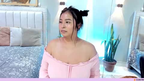 Snapshot of alaiasmile_ chatting on October 7, 7:11 pm online show from October 7, 7:11 pm