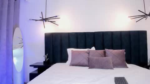 Snapshot of alaiia7 chatting on February 8, 7:39 pm Alaia online show from February 8, 7:39 pm