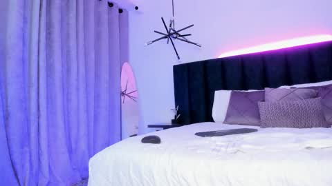 Snapshot of alaiia7 chatting on March 8, 2:04 am Alaia online show from March 8, 2:04 am