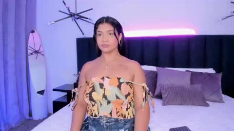 Snapshot of alaiia7 chatting on March 8, 7:39 pm Alaia online show from March 8, 7:39 pm