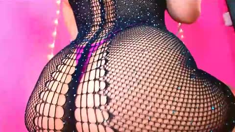  Alaiia  online show from April 24, 6:54 pm