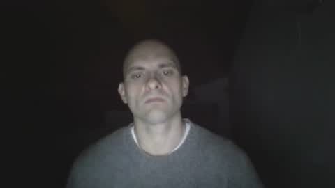 Snapshot of alain766 chatting on May 6, 12:30 am alain766 online show from May 6, 12:30 am
