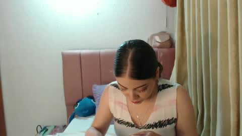 alaina_blessed online show from October 4, 11:36 pm