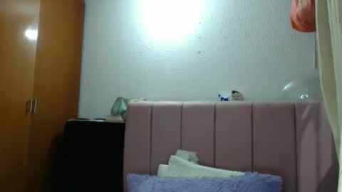 Snapshot of alaina_blessed chatting on December 14, 12:38 am alaina_blessed online show from December 14, 12:38 am