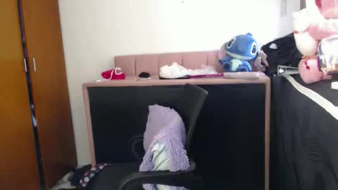 Snapshot of alaina_blessed chatting on March 11, 4:35 pm alaina_blessed online show from March 11, 4:35 pm