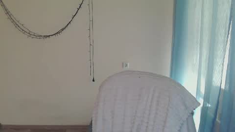 Snapshot of alalaska_ana chatting on April 30, 7:47 am Anna online show from April 30, 7:47 am