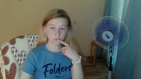 Snapshot of alalaska_ana chatting on June 14, 9:22 am Anna online show from June 14, 9:22 am