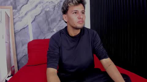 alan__smith online show from November 20, 7:35 pm