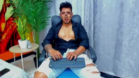 Alan greek online show from May 17, 5:09 pm