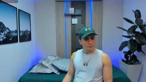 Alan  Kevin can we reach 100 thumbs up please guys  online show from November 7, 7:14 pm