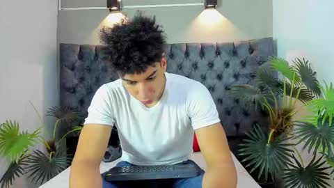 Alan online show from December 1, 1:49 pm