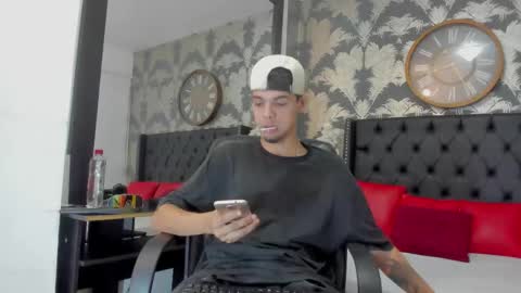 alan_smithy online show from September 22, 6:43 pm