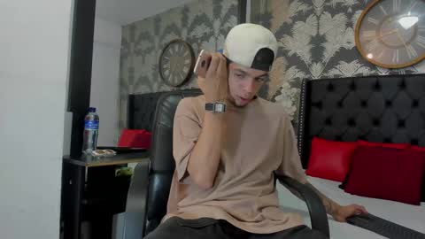 alan_smithy online show from September 25, 7:17 pm