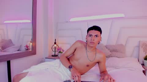 Alan Whitee online show from March 7, 11:16 pm