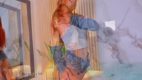 Snapshot of alana_333 chatting on November 6, 11:11 am A L A N A online show from November 6, 11:11 am