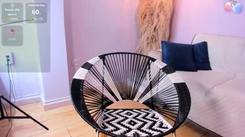 Snapshot of alana__rossetti chatting on November 11, 12:38 pm Alana online show from November 11, 12:38 pm