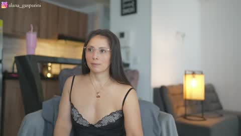 Alana Gasparini online show from April 13, 8:36 pm