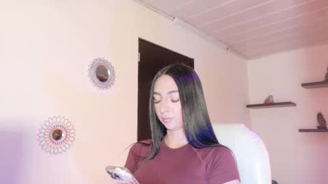 Snapshot of alana_madison chatting on December 16, 11:37 am Maeve online show from December 16, 11:37 am