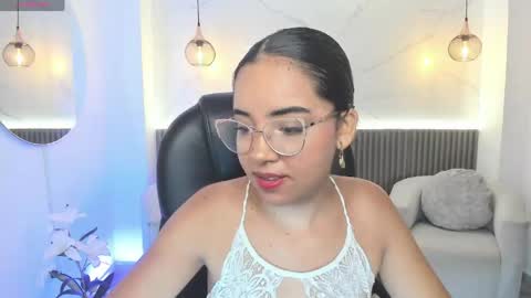 Snapshot of alana_martiins chatting on June 7, 7:06 pm alana online show from June 7, 7:06 pm