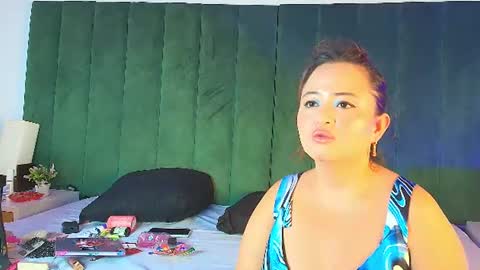 Snapshot of alana_petite chatting on July 15, 1:16 pm ALANA PETITE online show from July 15, 1:16 pm