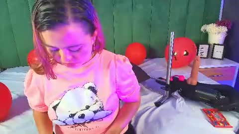 Snapshot of alana_petite chatting on July 20, 3:10 am ALANA PETITE online show from July 20, 3:10 am